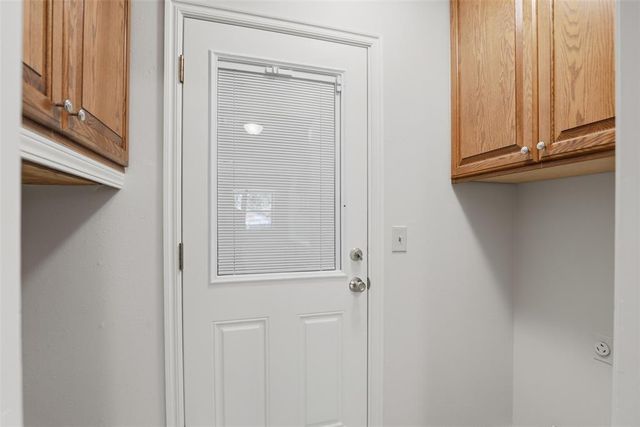 405 Meadow Lake Drive, Edmond, OK 73003