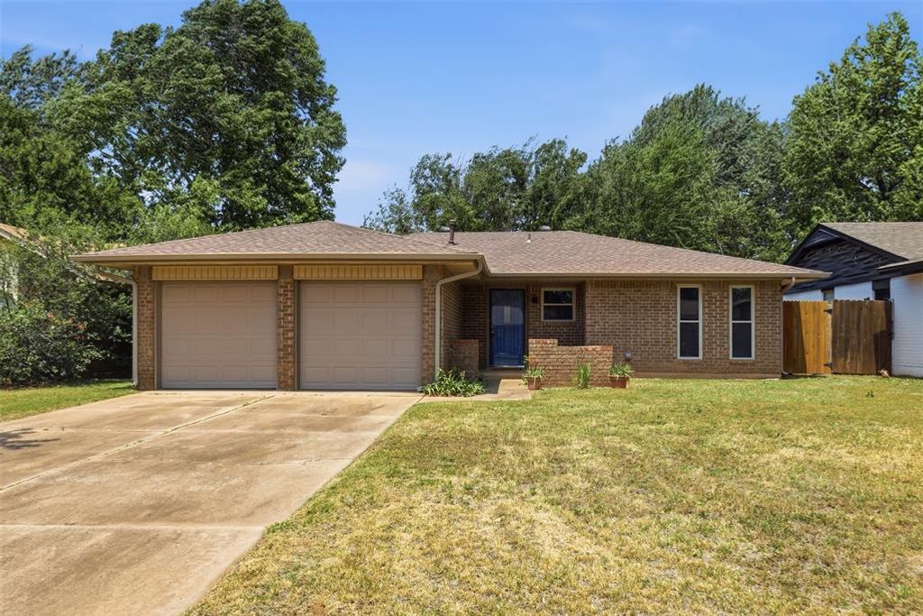 405 Meadow Lake Drive, Edmond, OK 73003