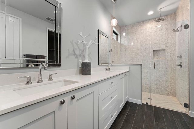 316 Hidden Beacon BND, Lakeway, TX 78738