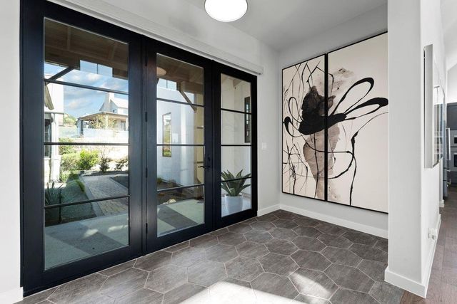 316 Hidden Beacon BND, Lakeway, TX 78738