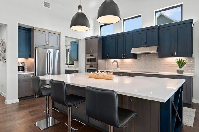 316 Hidden Beacon BND, Lakeway, TX 78738