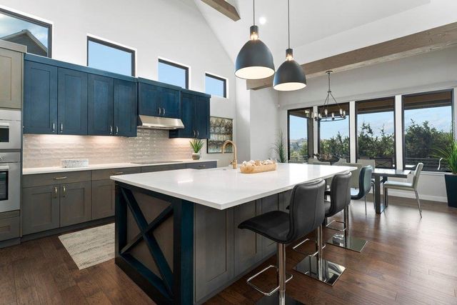 316 Hidden Beacon BND, Lakeway, TX 78738