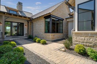 316 Hidden Beacon BND, Lakeway, TX 78738