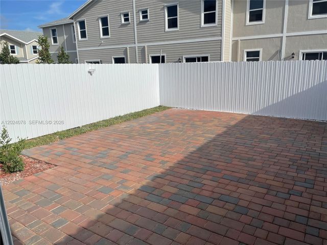 906 SE 17th Street 0, Homestead, FL 33034