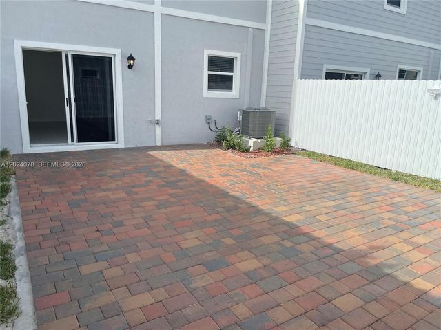 906 SE 17th Street 0, Homestead, FL 33034