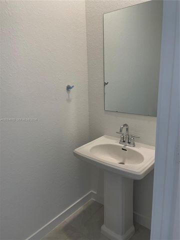 906 SE 17th Street 0, Homestead, FL 33034