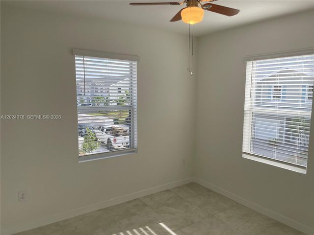 906 SE 17th Street 0, Homestead, FL 33034