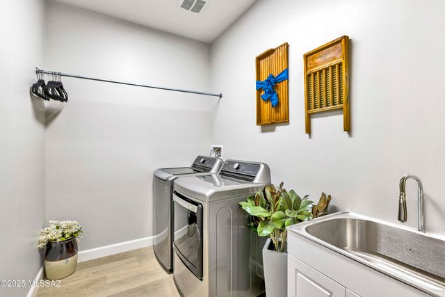 32360 S Desert Pupfish Drive, Oracle, AZ 85623