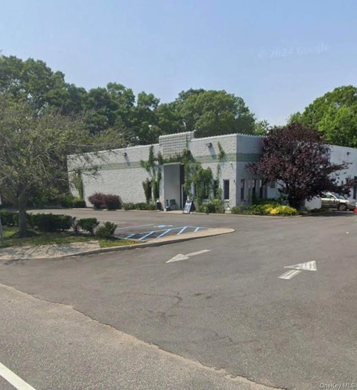 1687 Church street, Holbrook, NY 11741 — exterior