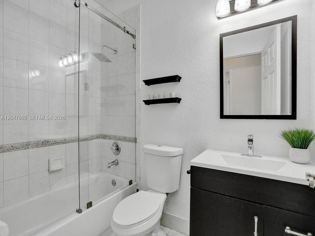 10813 NW 51st Lane 10813, Doral, FL 33178