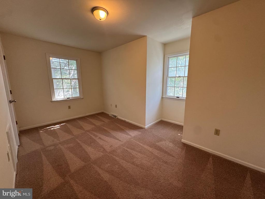 957 SILVER LAKE BLVD, Dover, DE 19904