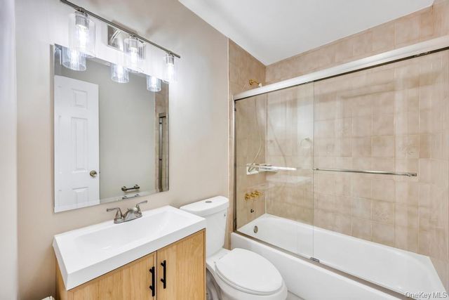 31 Indiana Street, Hicksville, NY 11801