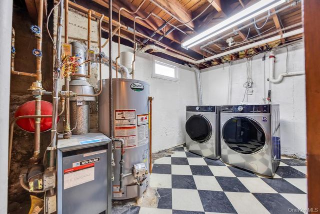 31 Indiana Street, Hicksville, NY 11801