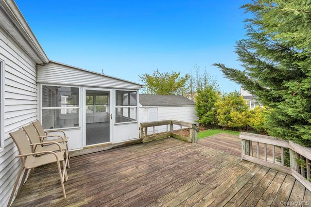 31 Indiana Street, Hicksville, NY 11801