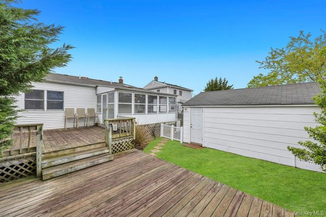 31 Indiana Street, Hicksville, NY 11801