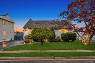 31 Indiana Street, Hicksville, NY 11801