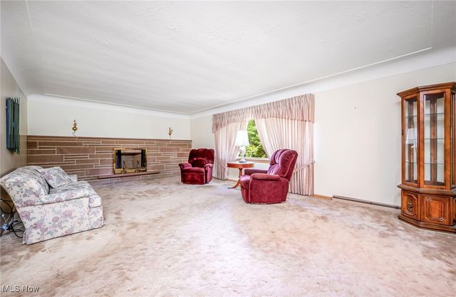 126 S Rhodes Avenue, Niles, OH 44446