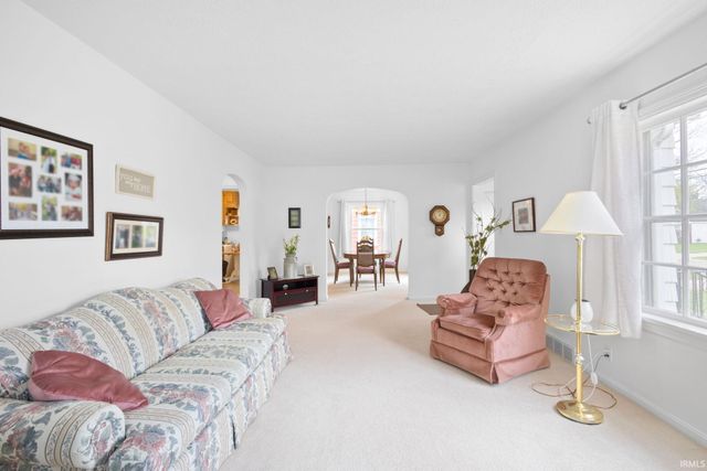 1715 E Beardsley Avenue, Elkhart, IN 46514