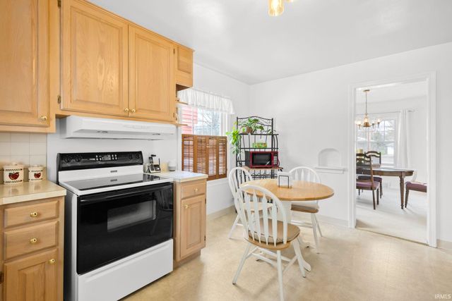 1715 E Beardsley Avenue, Elkhart, IN 46514