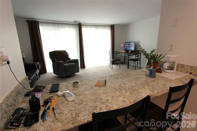 1645 Arlyn Circle M, Charlotte, NC 28213