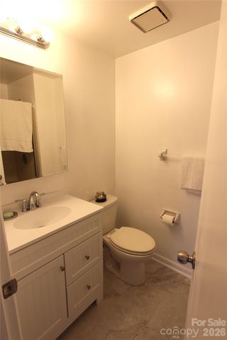 1645 Arlyn Circle M, Charlotte, NC 28213