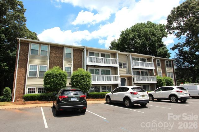 1645 Arlyn Circle M, Charlotte, NC 28213