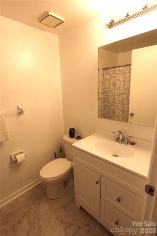 1645 Arlyn Circle M, Charlotte, NC 28213