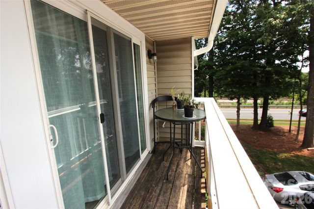 1645 Arlyn Circle M, Charlotte, NC 28213