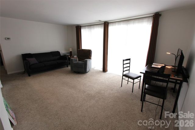 1645 Arlyn Circle M, Charlotte, NC 28213