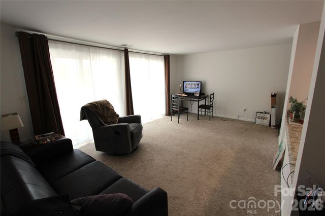 1645 Arlyn Circle M, Charlotte, NC 28213