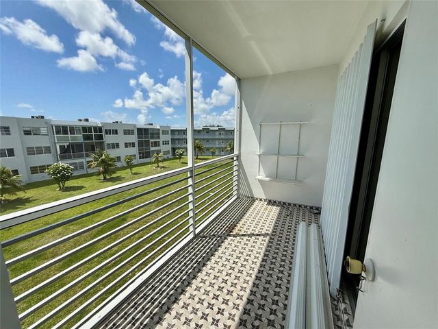 2300 Park Lane 311, Hollywood, FL 33021