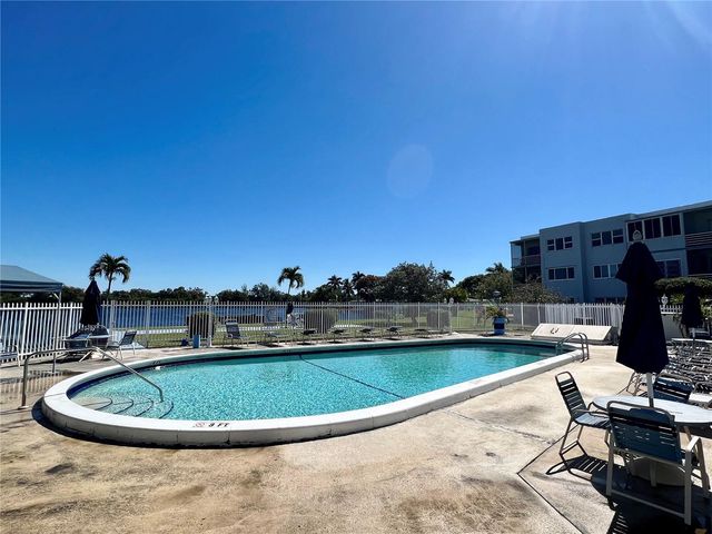 2300 Park Lane 311, Hollywood, FL 33021