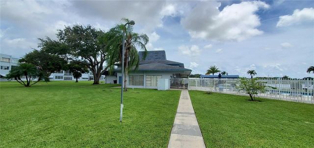 2300 Park Lane 311, Hollywood, FL 33021