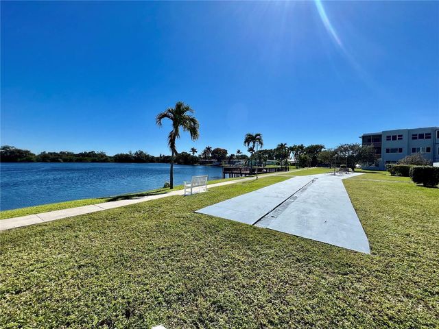 2300 Park Lane 311, Hollywood, FL 33021