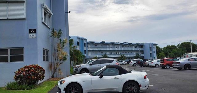 2300 Park Lane 311, Hollywood, FL 33021