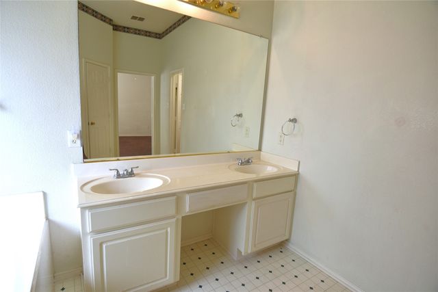 9700 Summer Drive, Frisco, TX 75035
