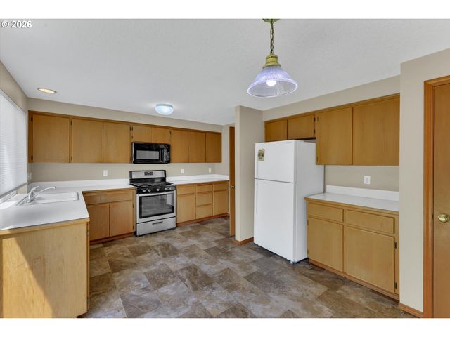 16060 Sw ROCKROSE Ln, Portland, OR 97223