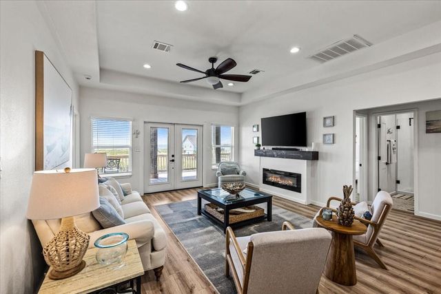 810 Casa Drive, Crystal Beach, TX 77650