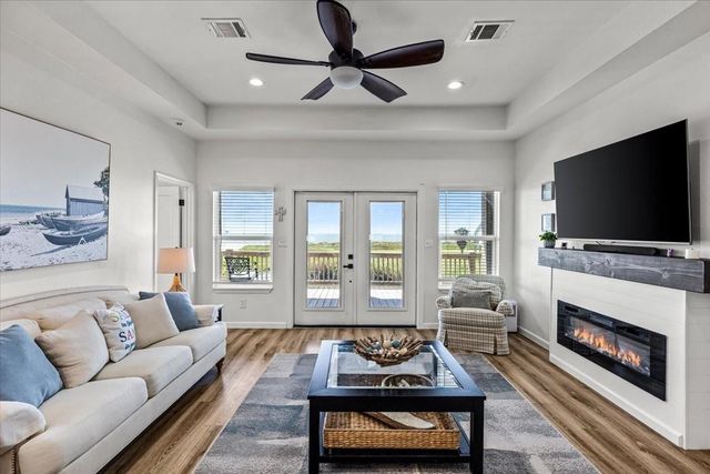 810 Casa Drive, Crystal Beach, TX 77650
