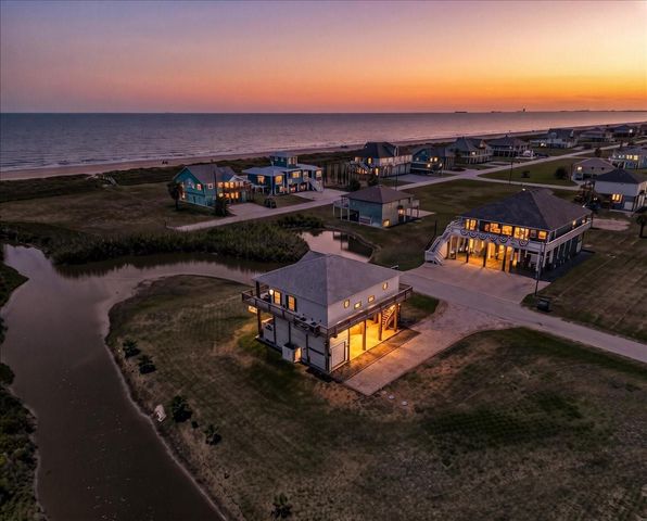 810 Casa Drive, Crystal Beach, TX 77650