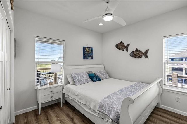 810 Casa Drive, Crystal Beach, TX 77650
