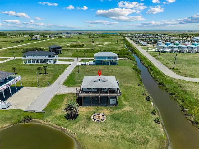 810 Casa Drive, Crystal Beach, TX 77650