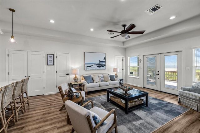 810 Casa Drive, Crystal Beach, TX 77650