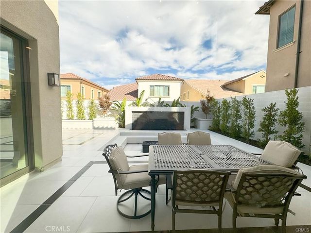 105 Green Rdg, Irvine, CA 92602