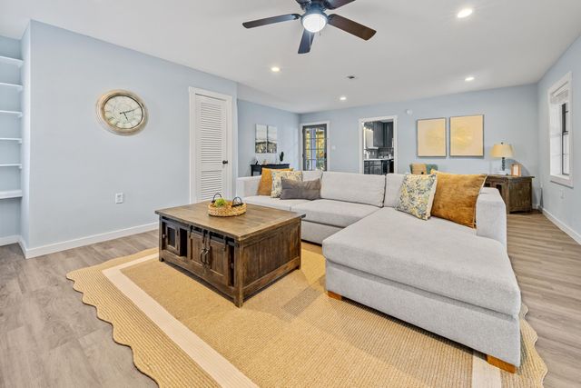 14 NW Bayou Woods Court, Fort Walton Beach, FL 32548