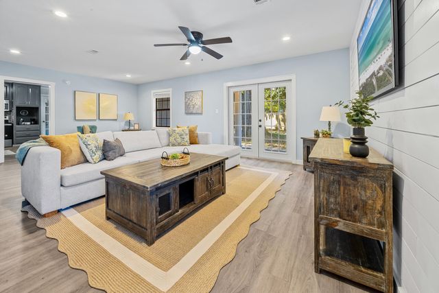 14 NW Bayou Woods Court, Fort Walton Beach, FL 32548