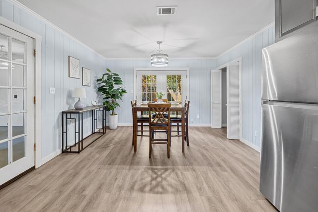 14 NW Bayou Woods Court, Fort Walton Beach, FL 32548