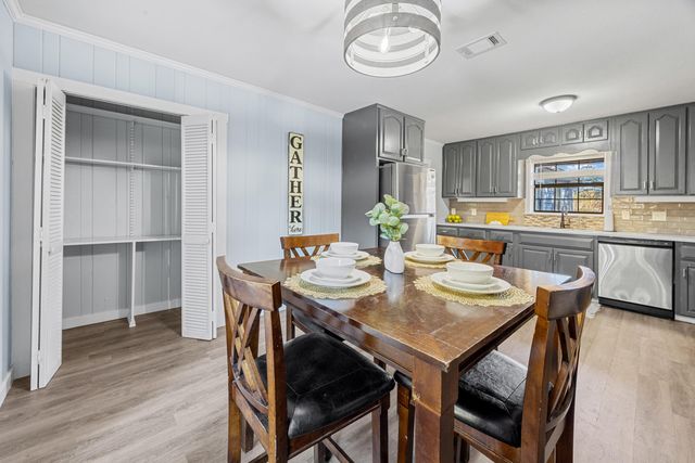 14 NW Bayou Woods Court, Fort Walton Beach, FL 32548