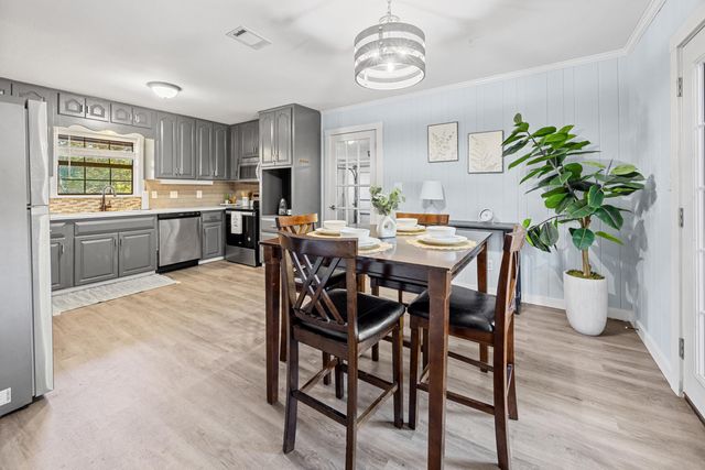 14 NW Bayou Woods Court, Fort Walton Beach, FL 32548