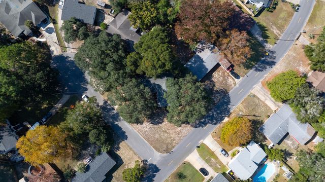 14 NW Bayou Woods Court, Fort Walton Beach, FL 32548